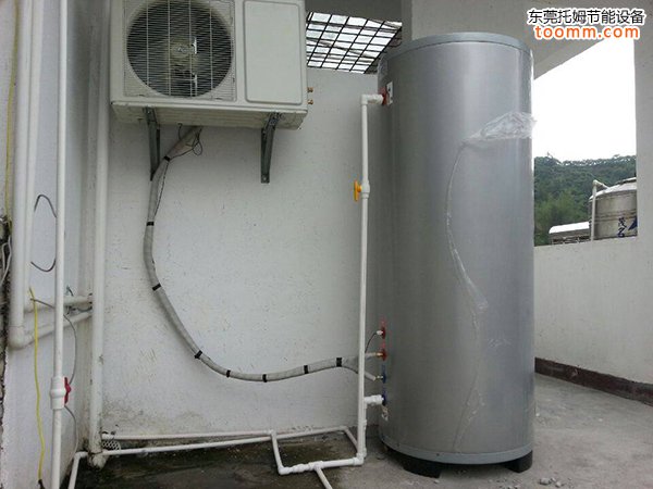 空气能热水器占地方吗
